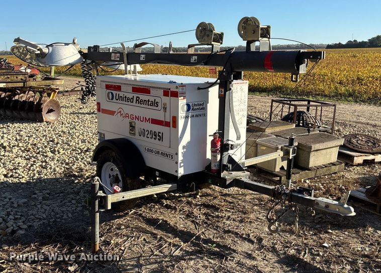 image for item EE4138 2011 Magnum MLT3060M light plant