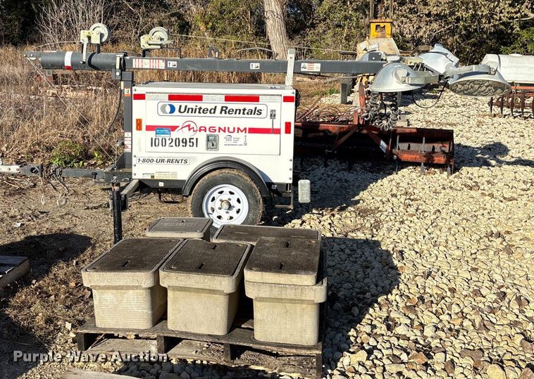 image for item EE4138 2011 Magnum MLT3060M light plant