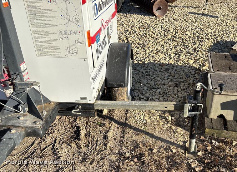 image for item EE4138 2011 Magnum MLT3060M light plant