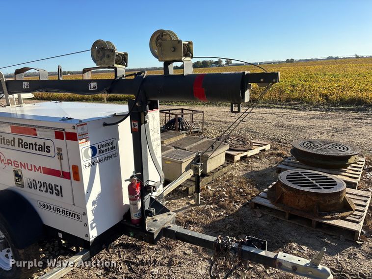 image for item EE4138 2011 Magnum MLT3060M light plant