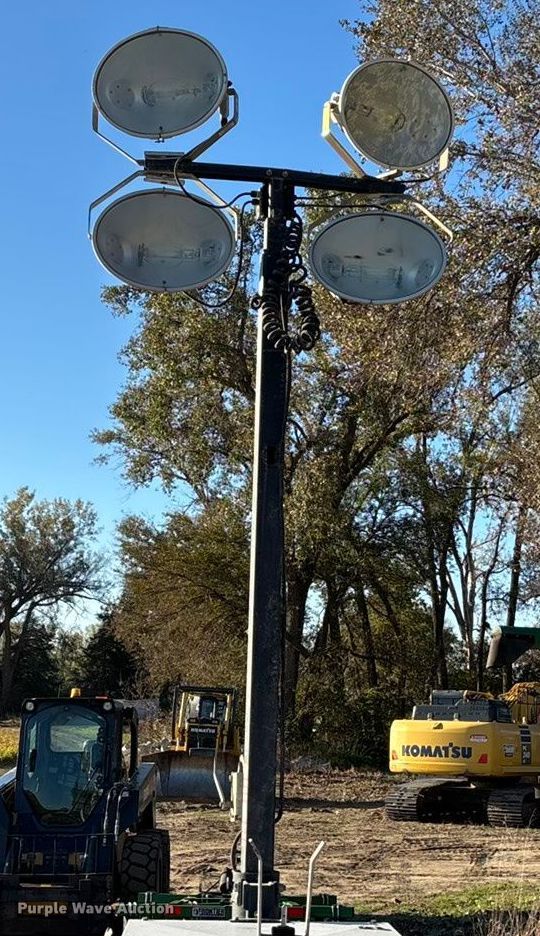 image for item EE4138 2011 Magnum MLT3060M light plant