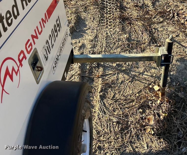 image for item EE4138 2011 Magnum MLT3060M light plant