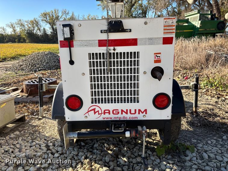 image for item EE4138 2011 Magnum MLT3060M light plant