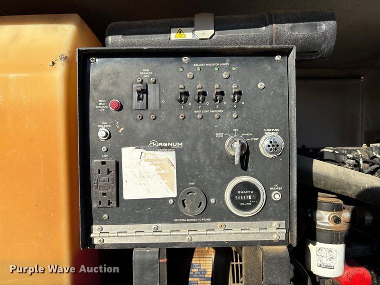 image for item EE4138 2011 Magnum MLT3060M light plant