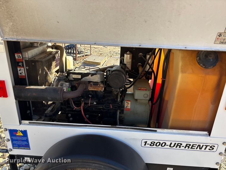 image for item EE4138 2011 Magnum MLT3060M light plant