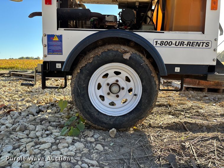 image for item EE4138 2011 Magnum MLT3060M light plant