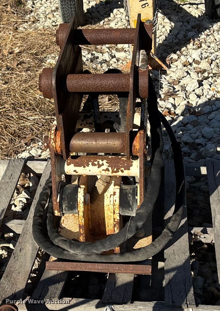 image for item EE4142 Kent KHP30 excavator plate compactor