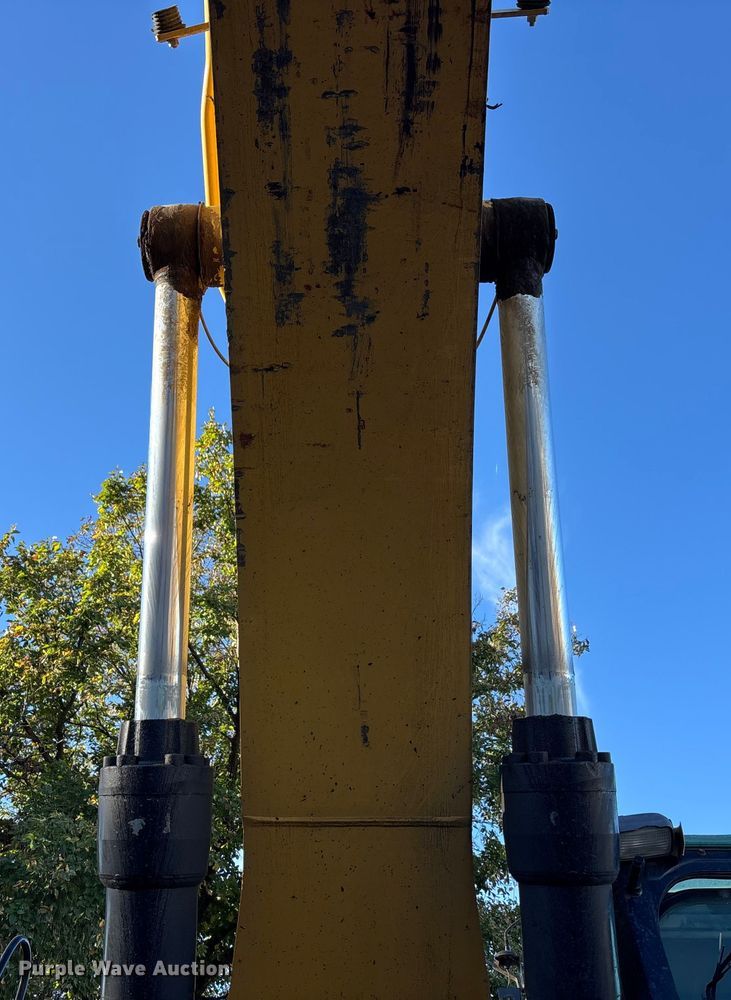 image for item EE4203 2008 Caterpillar 330D excavator