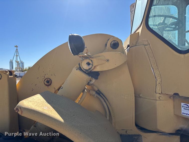 image for item EE4214 1971 Caterpillar 966C wheel loader