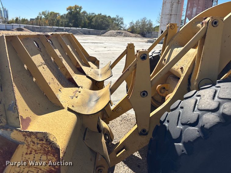 image for item EE4214 1971 Caterpillar 966C wheel loader