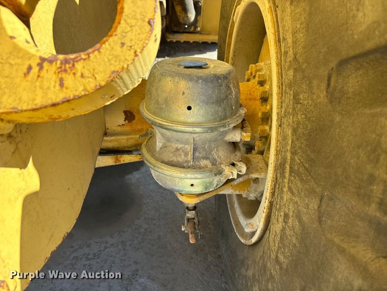 image for item EE4214 1971 Caterpillar 966C wheel loader