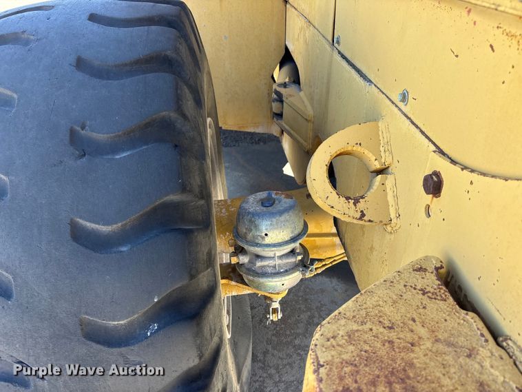 image for item EE4214 1971 Caterpillar 966C wheel loader