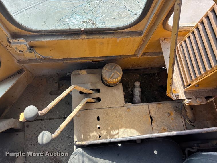 image for item EE4214 1971 Caterpillar 966C wheel loader