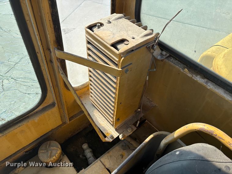 image for item EE4214 1971 Caterpillar 966C wheel loader