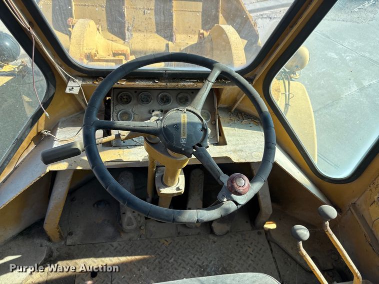 image for item EE4214 1971 Caterpillar 966C wheel loader