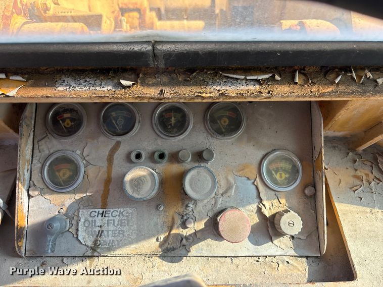 image for item EE4214 1971 Caterpillar 966C wheel loader