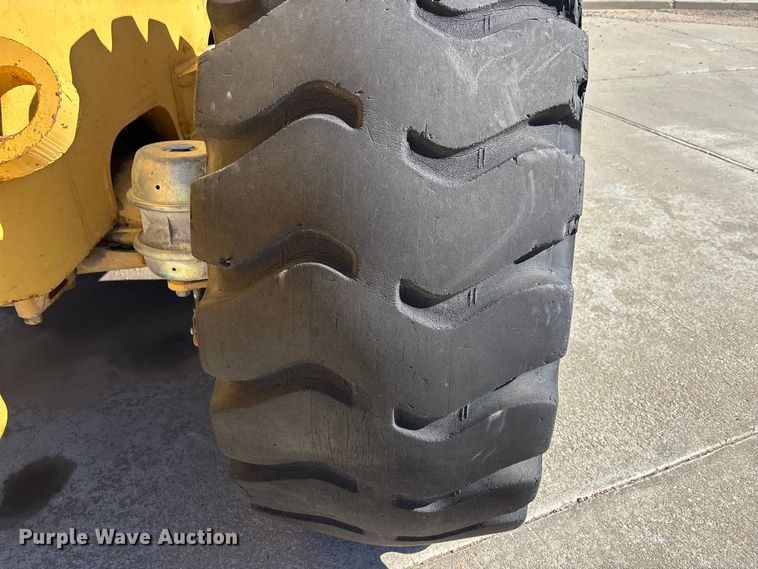 image for item EE4214 1971 Caterpillar 966C wheel loader