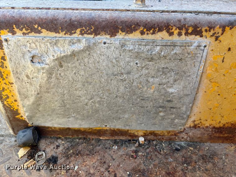 image for item EE4214 1971 Caterpillar 966C wheel loader