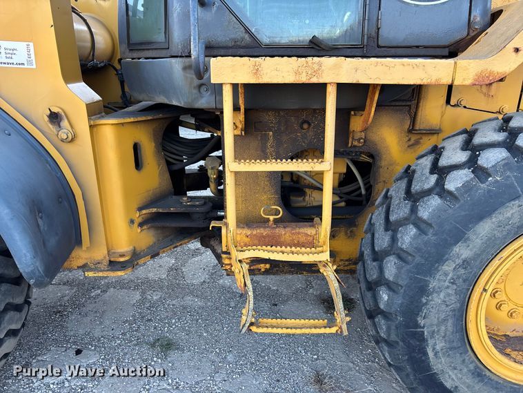 image for item EE4216 2005 John Deere 444J wheel loader