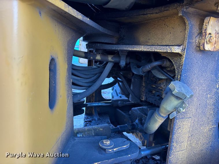 image for item EE4216 2005 John Deere 444J wheel loader