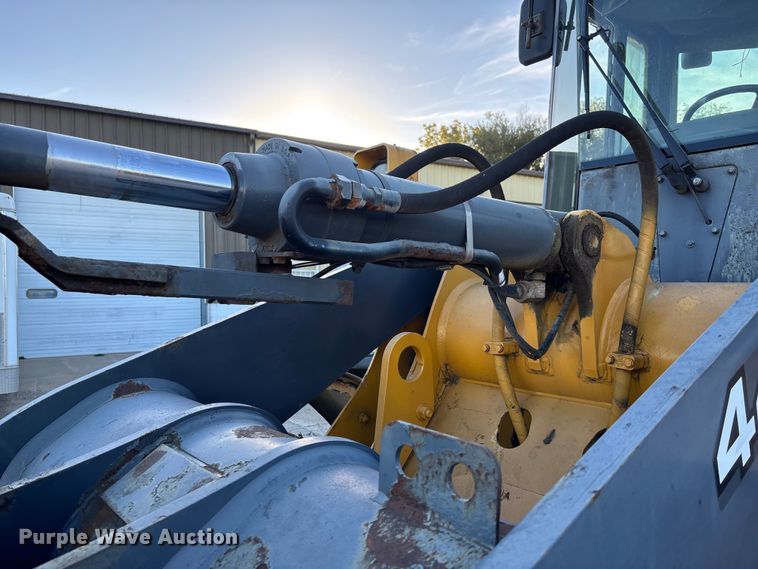 image for item EE4216 2005 John Deere 444J wheel loader