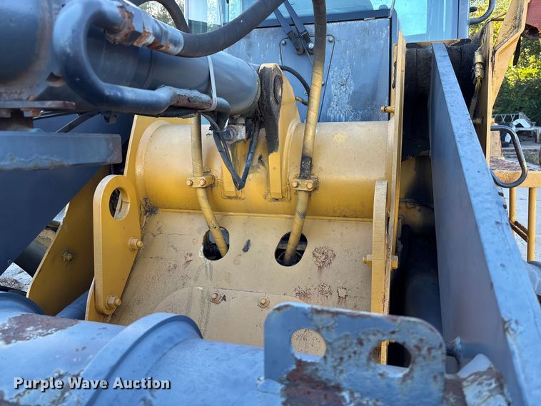 image for item EE4216 2005 John Deere 444J wheel loader