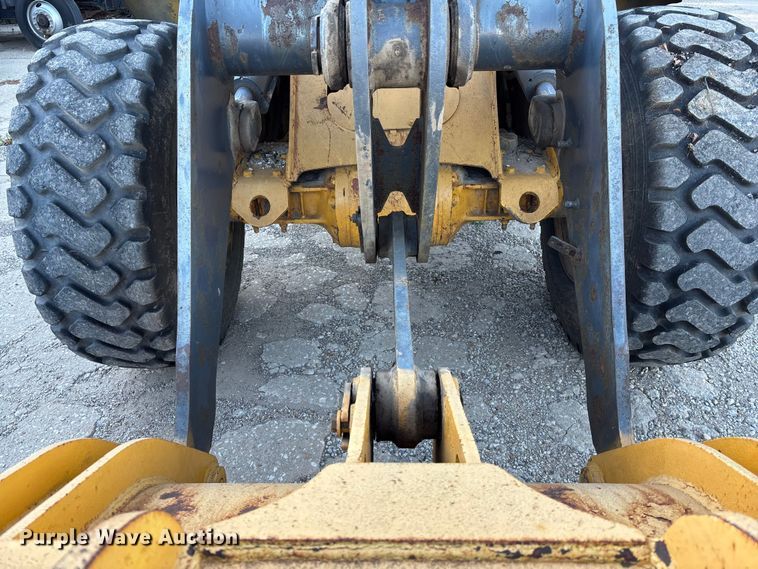 image for item EE4216 2005 John Deere 444J wheel loader