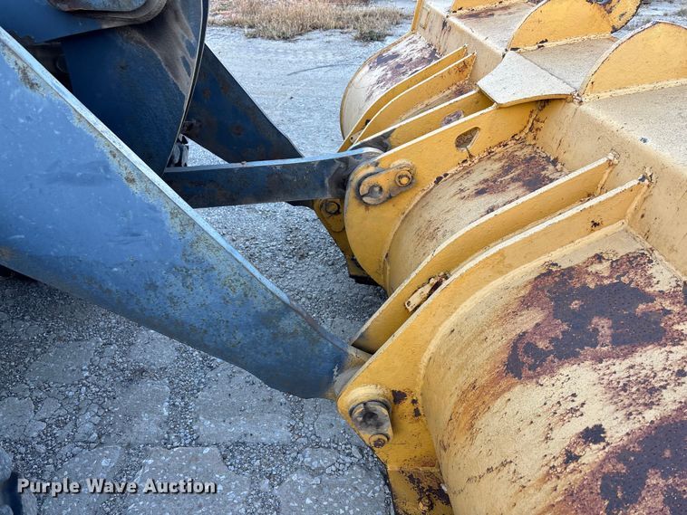 image for item EE4216 2005 John Deere 444J wheel loader