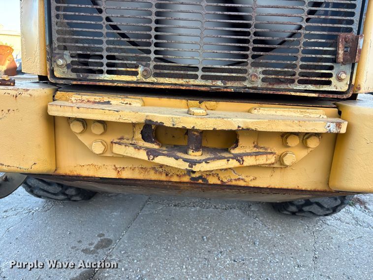 image for item EE4216 2005 John Deere 444J wheel loader