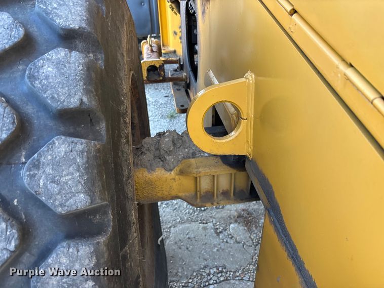 image for item EE4216 2005 John Deere 444J wheel loader