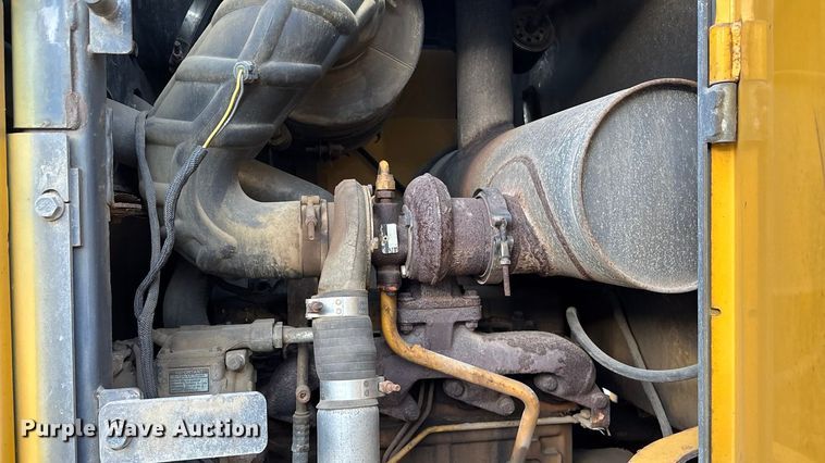 image for item EE4216 2005 John Deere 444J wheel loader