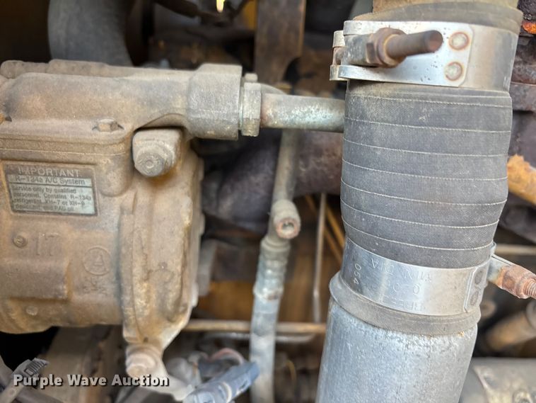 image for item EE4216 2005 John Deere 444J wheel loader