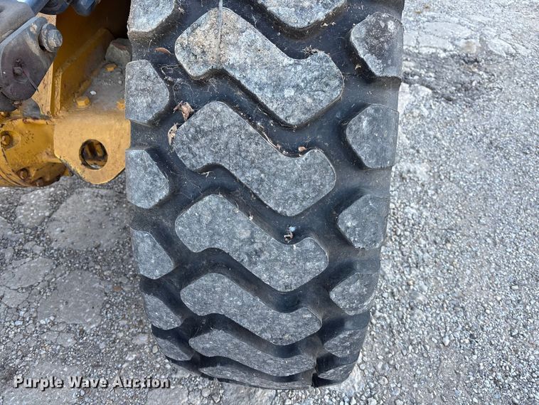 image for item EE4216 2005 John Deere 444J wheel loader