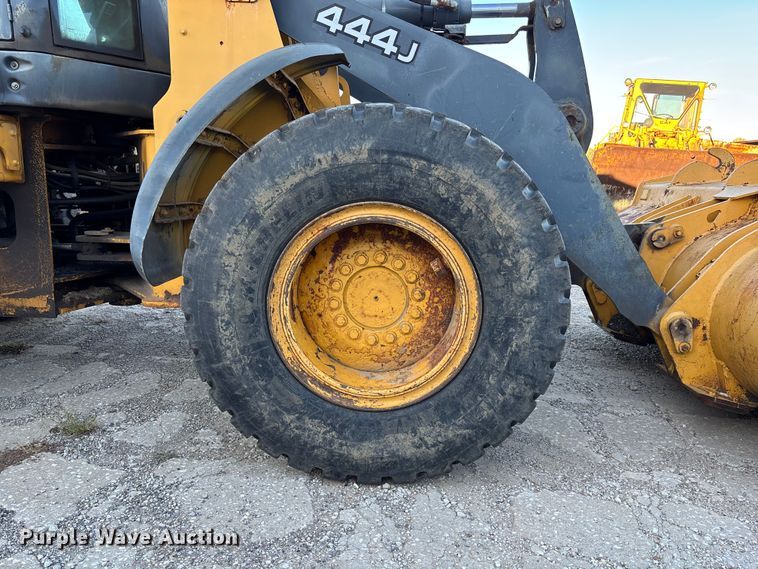 image for item EE4216 2005 John Deere 444J wheel loader
