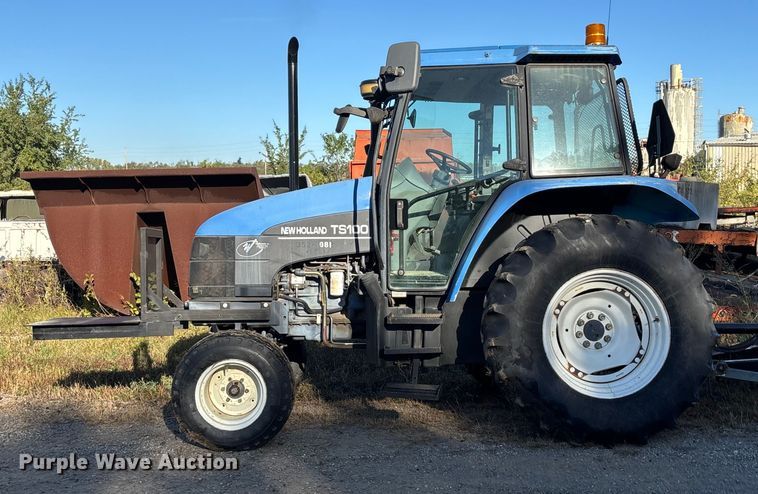 image for item EE4224 New Holland TS 100 tractor
