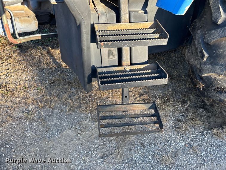 image for item EE4224 New Holland TS 100 tractor