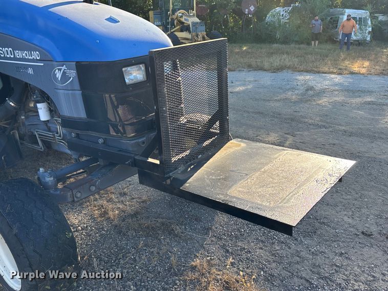 image for item EE4224 New Holland TS 100 tractor