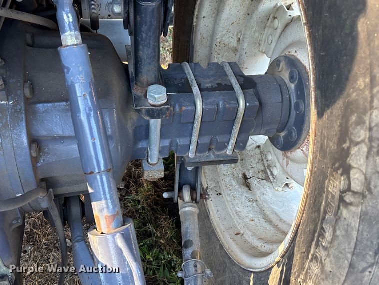 image for item EE4224 New Holland TS 100 tractor