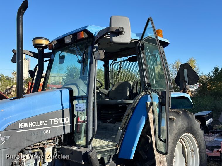 image for item EE4224 New Holland TS 100 tractor