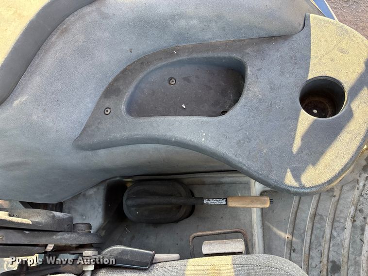 image for item EE4224 New Holland TS 100 tractor