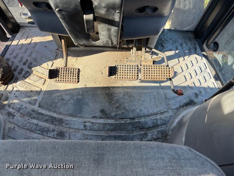 image for item EE4224 New Holland TS 100 tractor