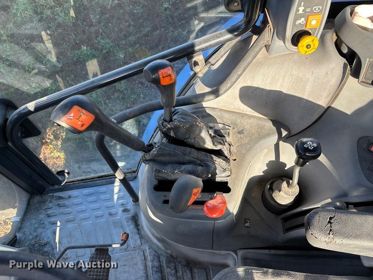 image for item EE4224 New Holland TS 100 tractor