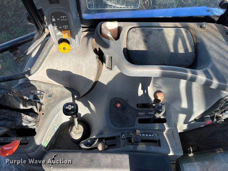 image for item EE4224 New Holland TS 100 tractor