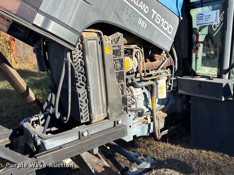 image for item EE4224 New Holland TS 100 tractor