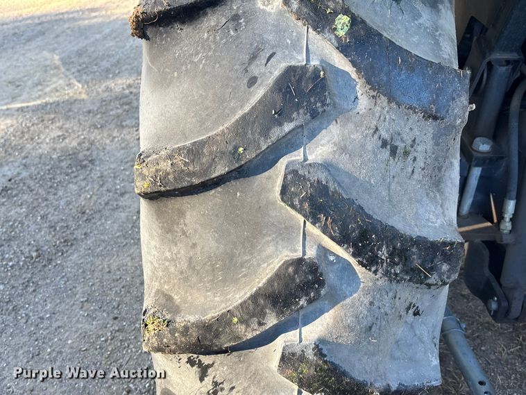 image for item EE4224 New Holland TS 100 tractor