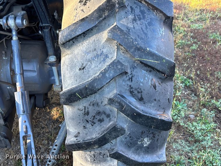 image for item EE4224 New Holland TS 100 tractor