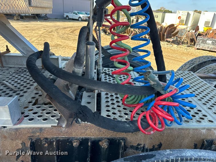 image for item EE4327 2007 Kenworth T800 semi truck