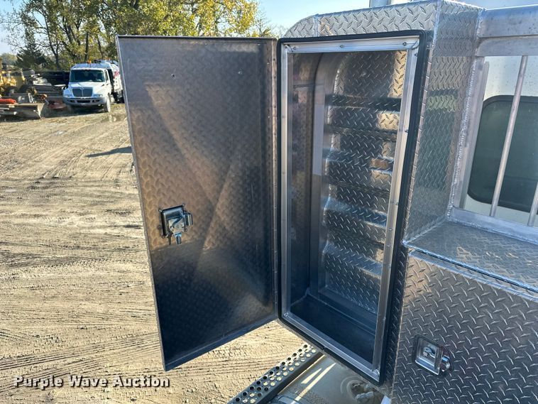 image for item EE4327 2007 Kenworth T800 semi truck