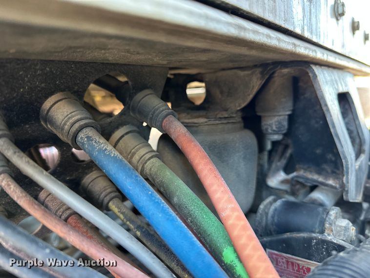 image for item EE4327 2007 Kenworth T800 semi truck