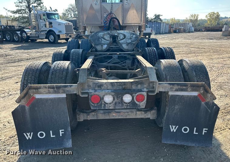 image for item EE4327 2007 Kenworth T800 semi truck